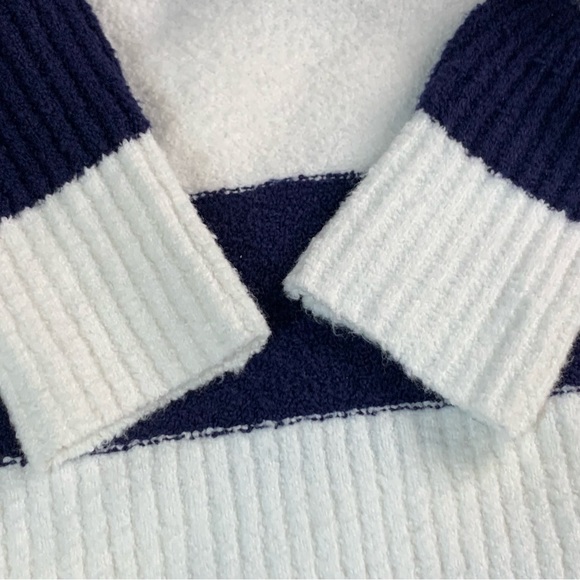 Caslon V-Neck Stripe Pullover Sweater in Navy - Picture 10 of 10